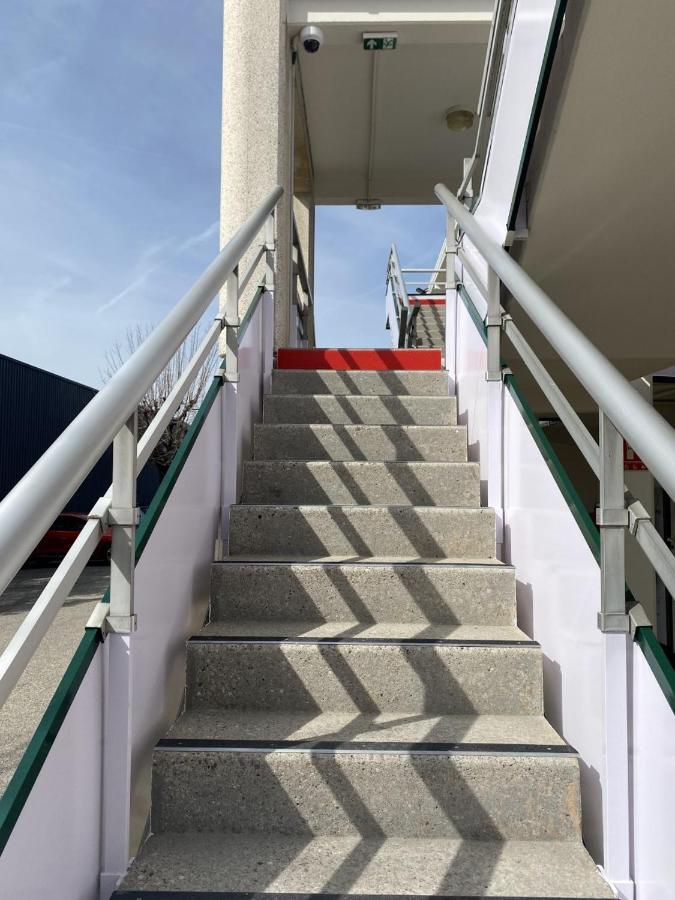 Premiere Classe Lyon Sud - Chasse Sur Rhone Exterior photo